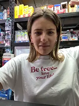 Snapshot of Andrea18_blonde chatting on April 2026 07:25:02 PM Andrea18 blonde online show from April 2026 07:25:02 PM