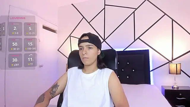 Liiam smith  online show from March 2025 12:43:02 PM