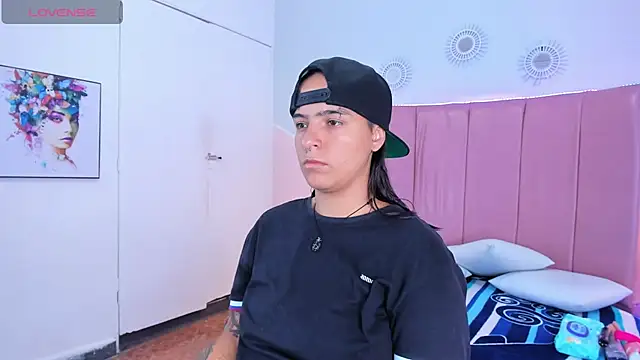 Liiam smith  online show from October 2025 01:29:01 PM