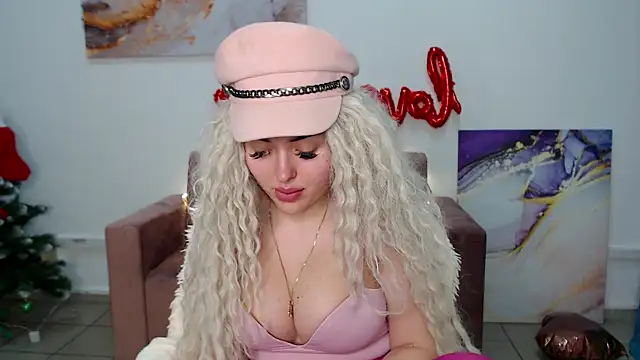 Snapshot of MissisCaty chatting on February 2025 10:42:02 PM MissisCaty online show from February 2025 10:42:02 PM