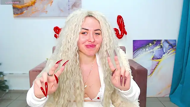 Snapshot of MissisCaty chatting on February 2025 10:20:02 PM MissisCaty online show from February 2025 10:20:02 PM