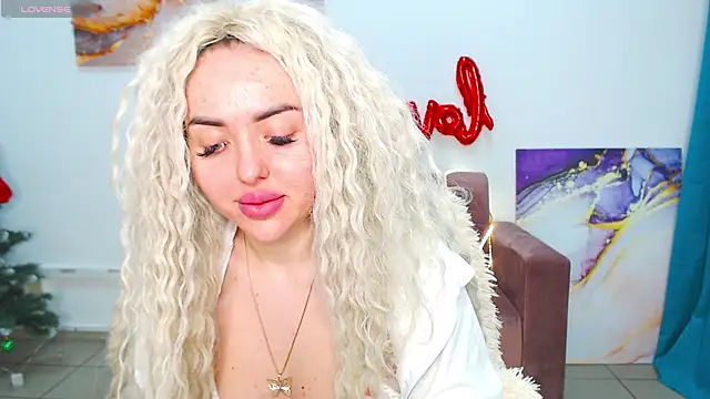 Snapshot of MissisCaty chatting on February 2025 01:24:01 AM MissisCaty online show from February 2025 01:24:01 AM