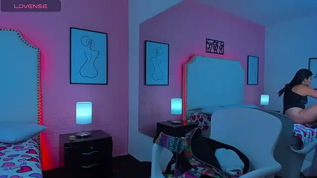  Emma whiitee  online show from November 2025 12:59:02 PM