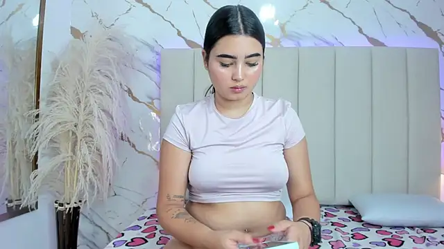  Emma whiitee  online show from November 2025 01:44:02 PM