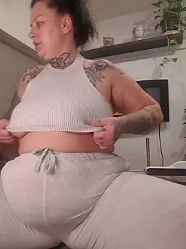 CannabisQueenn online show from November 2025 09:08:02 AM