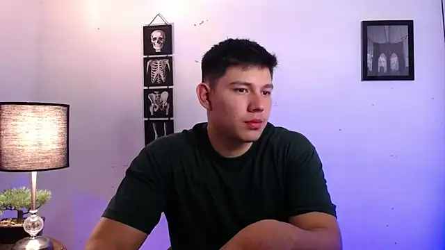 JamesCr  online show from November 2025 01:48:02 AM