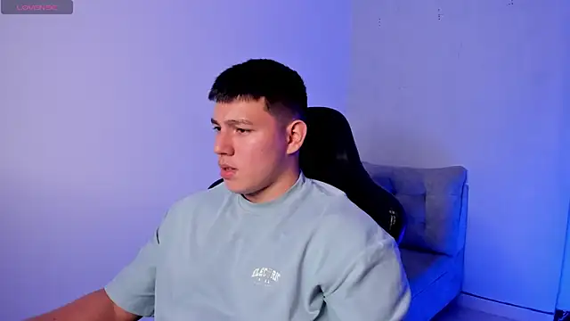 JamesCr  online show from January 2026 02:59:01 AM