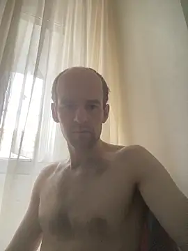 LynnAhNight online show from October 2025 04:22:01 AM