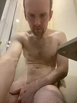 LynnAhNight online show from February 2026 03:16:02 AM