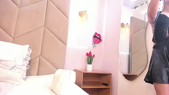 AzunaStar online show from September 2025 09:18:01 PM