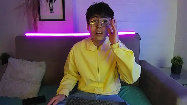 PepperTwink online show from March 2025 12:59:02 PM