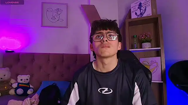 PepperTwink online show from November 2025 04:42:01 PM