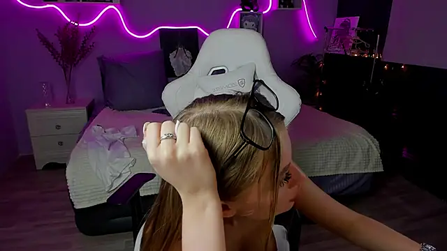 AnitaLamb online show from February 2025 11:38:02 AM