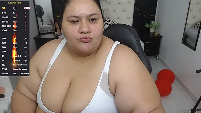 Snapshot of Aaliyah11 chatting on February 2025 02:23:02 AM Aaliyah11 online show from February 2025 02:23:02 AM