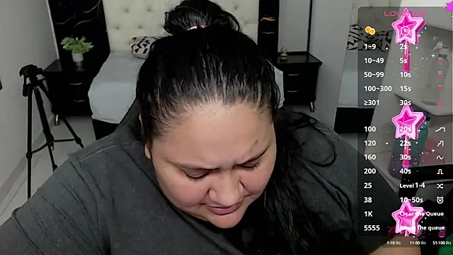 Snapshot of Aaliyah11 chatting on September 2025 10:13:01 PM Aaliyah11 online show from September 2025 10:13:01 PM