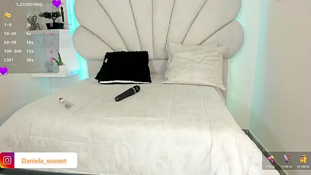 Danielaangelina online show from October 2025 07:44:01 AM