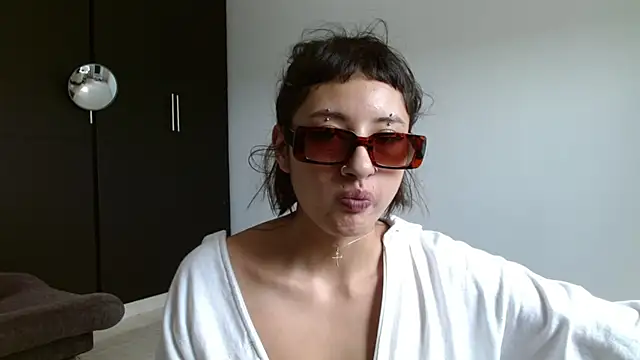 ggor4w33 online show from February 2025 04:58:01 PM