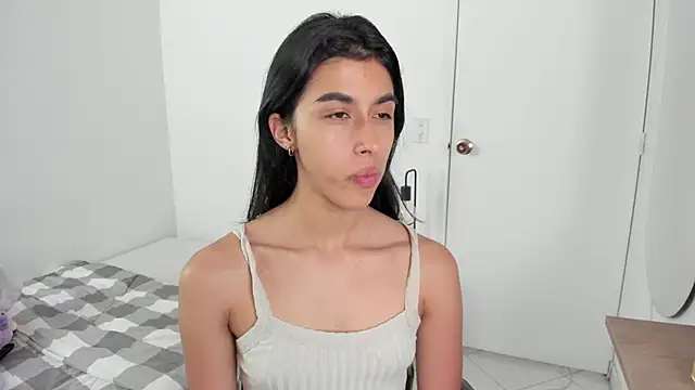Snapshot of Mazikeen__18 chatting on April 2026 01:13:01 PM Mazikeen 18 online show from April 2026 01:13:01 PM