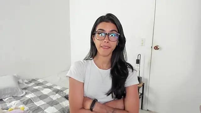 Snapshot of Mazikeen__18 chatting on May 2026 12:46:02 PM Mazikeen 18 online show from May 2026 12:46:02 PM