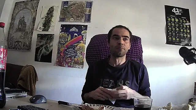 ReyDeBotones online show from April 2026 03:02:01 PM