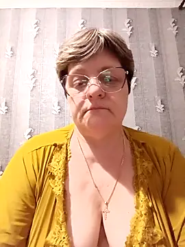 Snapshot of ElzaJewel chatting on April 2026 11:20:01 AM ElzaJewel online show from April 2026 11:20:01 AM