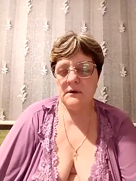 Snapshot of ElzaJewel chatting on April 2026 10:00:02 PM ElzaJewel online show from April 2026 10:00:02 PM
