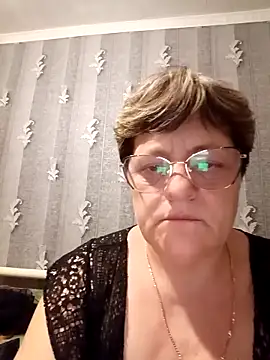 Snapshot of ElzaJewel chatting on April 2026 06:20:02 AM ElzaJewel online show from April 2026 06:20:02 AM