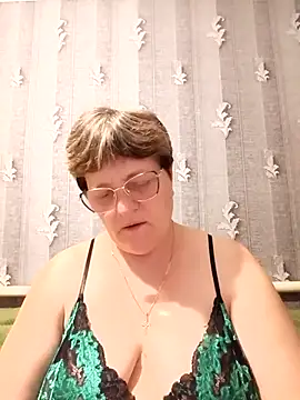 Snapshot of ElzaJewel chatting on April 2026 07:55:01 AM ElzaJewel online show from April 2026 07:55:01 AM