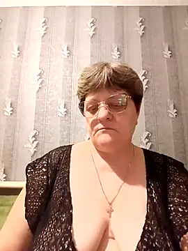 Snapshot of ElzaJewel chatting on April 2026 01:02:02 PM ElzaJewel online show from April 2026 01:02:02 PM