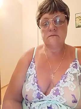 Snapshot of ElzaJewel chatting on June 2026 09:08:02 PM ElzaJewel online show from June 2026 09:08:02 PM