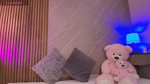 Snapshot of ariana_jhonson1 chatting on March 2026 12:32:02 PM ariana jhonson1 online show from March 2026 12:32:02 PM