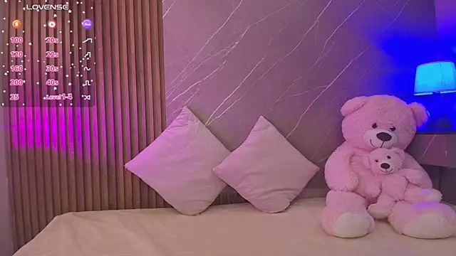 Snapshot of ariana_jhonson1 chatting on March 2026 12:32:01 PM ariana jhonson1 online show from March 2026 12:32:01 PM