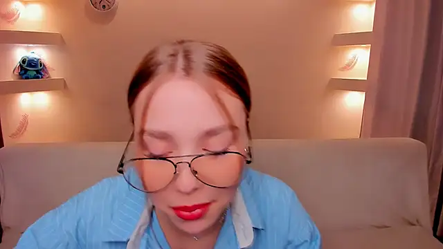 YourMegan online show from November 2025 07:13:02 PM