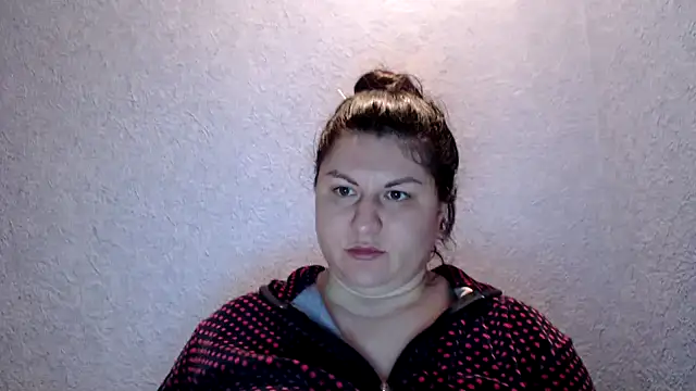 KiraSwee online show from November 2025 06:56:02 PM