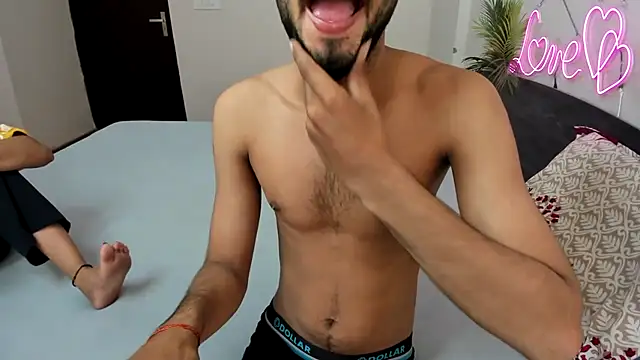 Snapshot of Queen_Couple chatting on September 2025 03:41:01 AM Queen Couple online show from September 2025 03:41:01 AM