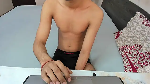 Queen Couple online show from January 2026 05:24:01 AM