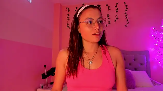 Snapshot of littletammy4u_ chatting on October 2025 12:58:01 PM littletammy4u online show from October 2025 12:58:01 PM