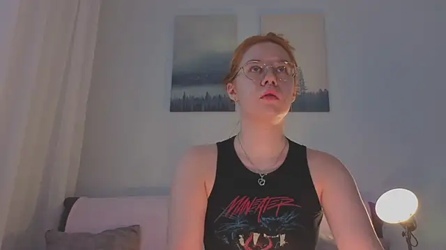 Snapshot of Mia_Luw chatting on June 2026 01:43:02 AM Mia Luw online show from June 2026 01:43:02 AM