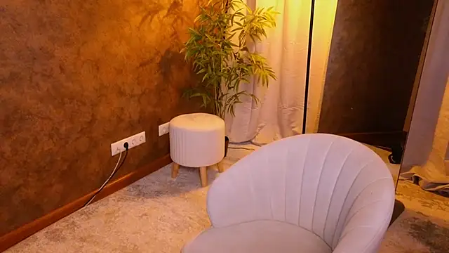 lissaros online show from February 2025 11:10:02 AM