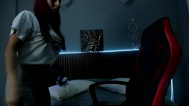 Alektra bryce online show from February 2025 07:42:02 PM