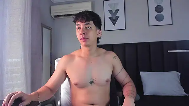 ISAAC CRYSTON online show from March 2025 08:01:02 PM