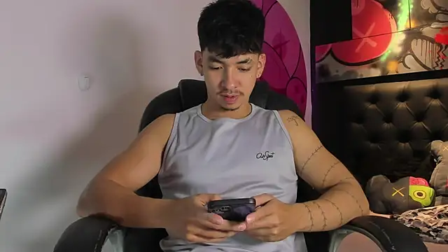 ISAAC CRYSTON online show from November 2025 08:08:02 PM