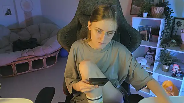 KiraMontoya online show from March 2025 02:10:02 PM