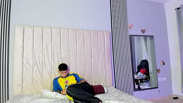 Snapshot of ANDRES_STUD chatting on June 2026 05:39:02 AM ANDRES STUD online show from June 2026 05:39:02 AM