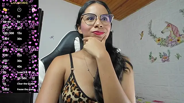 alisson hoffman05 online show from May 2026 11:01:04 PM