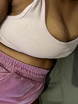 shakybabyx online show from October 2025 09:32:02 AM