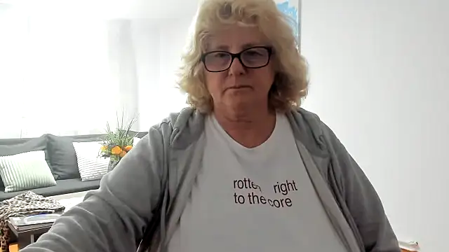 NoraJohnson6 online show from September 2025 08:30:01 AM