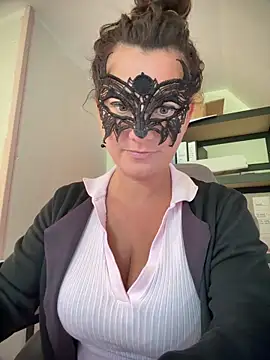 Loveblackzilla online show from March 2026 01:47:01 PM