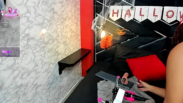 IVISBOUNCYASS online show from October 2025 12:57:02 PM