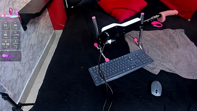 IVISBOUNCYASS online show from November 2025 12:48:02 PM